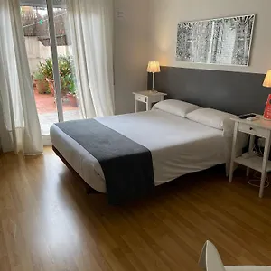 https://hostal-el-ninot.catalonia-hotels.com